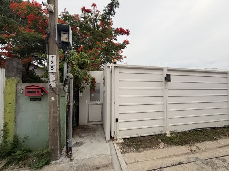 บ้านเดี่ยว 300 ตร.ว.ซอยสะแกงาม 14 แยก 25 แต่งสวย 32.9 ล้านบาท, Bangkok, ชุมชนดอกรัก ซอยสะแกงาม 14 แยก 25, Samae Dam, Bang Khun Thian, Bangkok, 5 Bedrooms, 477 sqm, Single Detached House For Sale, by ยอดชาย สราญฤทธิชัย, 500303154 - DDproperty.com