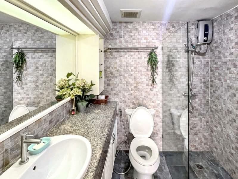 Ruamjai Heights, Bangkok, Sukhumvit, Khlongtoei Nua, Watthana, Bangkok, 3 Bedrooms, 176 sqm, Condo For Sale, by Chomratkamol Soontorntarawong (Gor), 500303193 - DDproperty.com