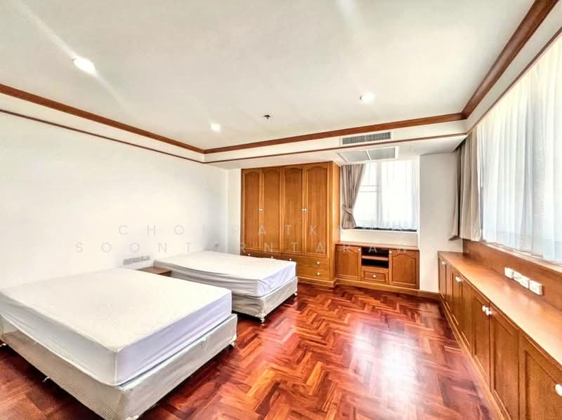 Ruamsuk Condominium, Bangkok, 12 Soi Athakravi, Khong Tan, Khlong Toei, Bangkok, 3 Bedrooms, 330 sqm, Condo For Rent, by Chomratkamol Soontorntarawong (Gor), 500303210 - DDproperty.com