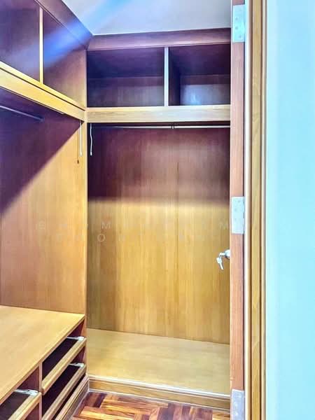 Ruamsuk Condominium, Bangkok, 12 Soi Athakravi, Khong Tan, Khlong Toei, Bangkok, 3 Bedrooms, 330 sqm, Condo For Rent, by Chomratkamol Soontorntarawong (Gor), 500303210 - DDproperty.com