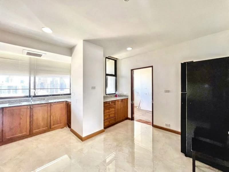 Ruamsuk Condominium : ร่วมสุข คอนโดมิเนียม, กรุงเทพ, 12 ซอยอรรถวี, คลองตัน, คลองเตย, กรุงเทพ, 330 ตร.ม., คอนโด ให้เช่า, โดย Chomratkamol Soontorntarawong (Gor), 500303210 - DDproperty.com