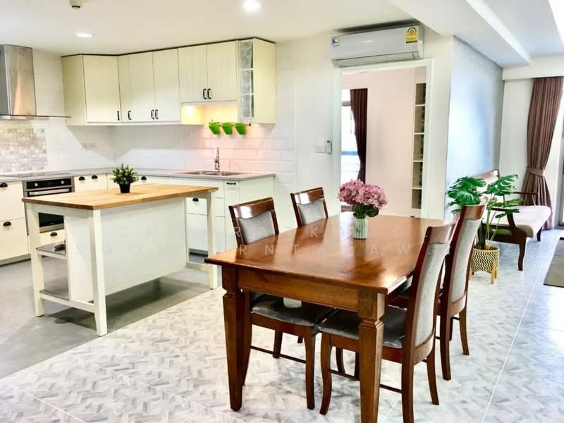 Royal Castle Sukhumvit, Bangkok, 30 Soi Sukhumvit 39, Khlongtoei Nua, Watthana, Bangkok, 3 Bedrooms, 144 sqm, Condo For Sale, by Chomratkamol Soontorntarawong (Gor), 500303223 - DDproperty.com