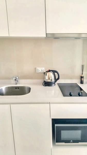 Rhythm Sukhumvit 42, Bangkok, Soi Sukhumvit 42, Sukhumvit Road, Phra Kanong, Khlong Toei, Bangkok, 1 Bedroom, 35 sqm, Condo For Sale, by Chomratkamol Soontorntarawong (Gor), 500303224 - DDproperty.com