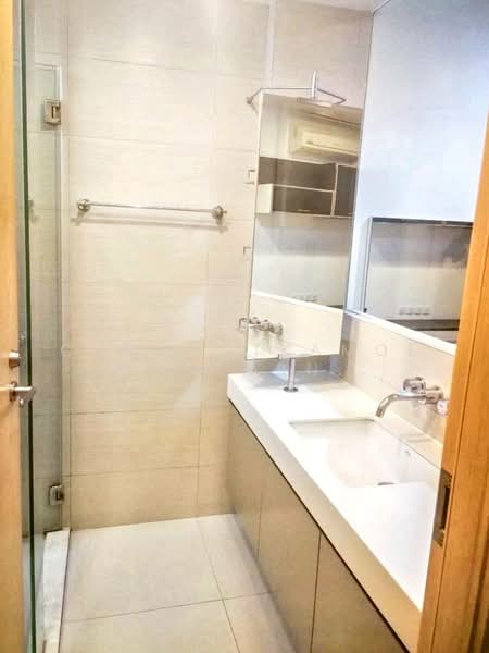 Siri At Sukhumvit, Bangkok, 902 Sukhumvit Road, Phra Kanong, Khlong Toei, Bangkok, 1 Bedroom, 51 sqm, Condo For Sale, by Chomratkamol Soontorntarawong (Gor), 500303294 - DDproperty.com