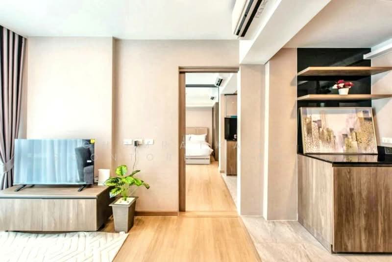 Lloyd Soonvijai-Thonglor, Bangkok, Soi Phetchaburi 47, Phetchaburi Road, Bang Kapi, Huai Khwang, Bangkok, 2 Bedrooms, 54 sqm, Condo For Rent, by Chomratkamol Soontorntarawong (Gor), 500303295 - DDproperty.com