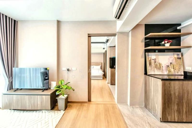 Lloyd Soonvijai-Thonglor, Bangkok, Soi Phetchaburi 47, Phetchaburi Road, Bang Kapi, Huai Khwang, Bangkok, 2 Bedrooms, 54 sqm, Condo For Rent, by Chomratkamol Soontorntarawong (Gor), 500303295 - DDproperty.com