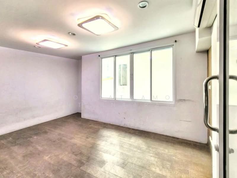 Srivara Mansion 2, Bangkok, Din Daeng, Bangkok, 9 Bedrooms, 176 sqm, Condo For Sale, by Chomratkamol Soontorntarawong (Gor), 500303303 - DDproperty.com