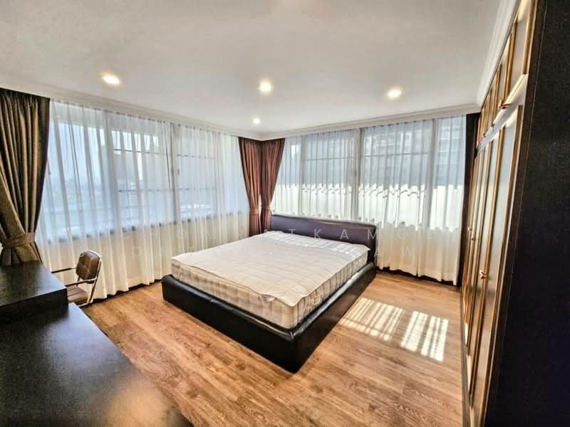Acadamia Grand Tower : อคาเดเมีย แกรนด์ ทาวเวอร์, กรุงเทพ, ซอย สุขุมวิท 43, คลองตันเหนือ, วัฒนา, กรุงเทพ, 194 ตร.ม., คอนโด ขาย, โดย Chomratkamol Soontorntarawong (Gor), 500303323 - DDproperty.com
