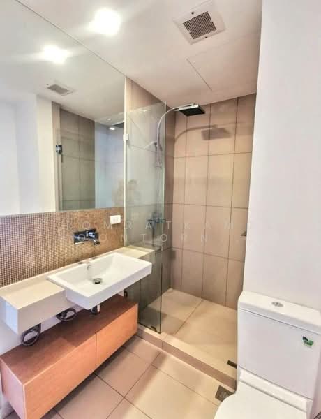 The Lofts Ekkamai, Bangkok, 1415 Sukhumvit Road, Phra Kanong Nua, Watthana, Bangkok, 1 Bedroom, 35 sqm, Condo For Sale, by Chomratkamol Soontorntarawong (Gor), 500303326 - DDproperty.com