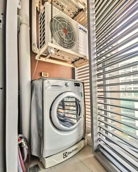 The Lofts Ekkamai, Bangkok, 1415 Sukhumvit Road, Phra Kanong Nua, Watthana, Bangkok, 1 Bedroom, 35 sqm, Condo For Sale, by Chomratkamol Soontorntarawong (Gor), 500303326 - DDproperty.com