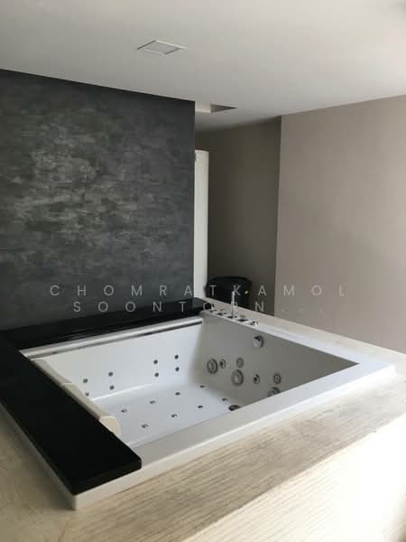 Liv @ 49, Bangkok, 9 Sukhumvit 49 Rd, Khlong Tan Nua, Watthana, Bangkok, 1 Bedroom, 39 sqm, Condo For Sale, by Chomratkamol Soontorntarawong (Gor), 500303350 - DDproperty.com