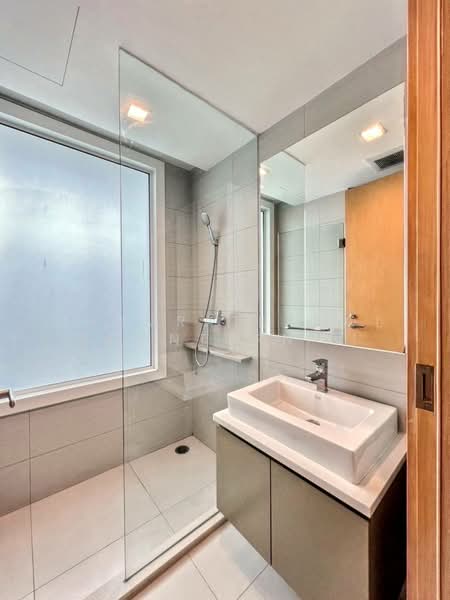 Siri At Sukhumvit, Bangkok, 902 Sukhumvit Road, Phra Kanong, Khlong Toei, Bangkok, 3 Bedrooms, 114 sqm, Condo For Sale, by Chomratkamol Soontorntarawong (Gor), 500303380 - DDproperty.com