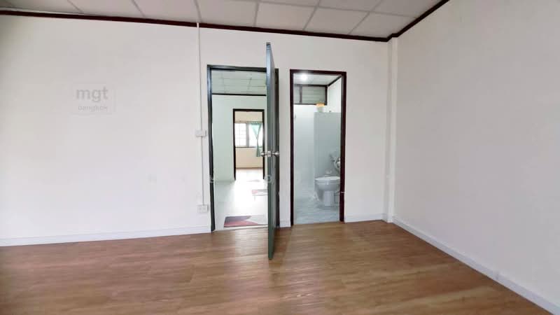 3 -storeys townhouse soi ladprao 117 for sale, Bangkok, ลาดพร้าว 117, Khlong Chan, Bang Kapi, Bangkok, 4 Bedrooms, 200 sqm, Townhouse For Sale, by Atiwat Atiwat, 500303382 - DDproperty.com