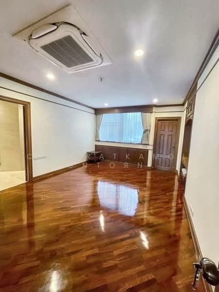Ruamsuk Condominium, Bangkok, 12 Soi Athakravi, Khong Tan, Khlong Toei, Bangkok, 3 Bedrooms, 320 sqm, Condo For Rent, by Chomratkamol Soontorntarawong (Gor), 500303417 - DDproperty.com