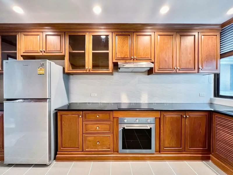 Ruamsuk Condominium, Bangkok, 12 Soi Athakravi, Khong Tan, Khlong Toei, Bangkok, 3 Bedrooms, 320 sqm, Condo For Rent, by Chomratkamol Soontorntarawong (Gor), 500303417 - DDproperty.com