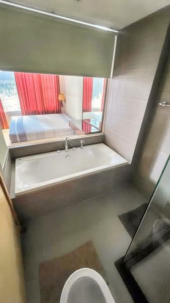 Siri At Sukhumvit, Bangkok, 902 Sukhumvit Road, Phra Kanong, Khlong Toei, Bangkok, 2 Bedrooms, 62 sqm, Condo For Sale, by Chomratkamol Soontorntarawong (Gor), 500303445 - DDproperty.com