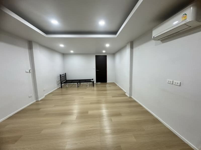 ไม่พบโครงการ, กรุงเทพ, จรัญสนิทวงศ์, บางขุนศรี, บางกอกน้อย, กรุงเทพ, 350 ตร.ม., ตึกแถว-อาคารพาณิชย์ ให้เช่า, โดย กุลจิรา อภัยโส, 500303487 - DDproperty.com