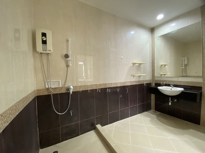 Baan Klangmuang Grand De Paris Ratchada, Bangkok, Pradit Manutham Road, Wang Thonglang, Wang Thonglang, Bangkok, 3 Bedrooms, 195 sqm, Townhouse For Rent, by Tittayaporn Kim (Jenny), 500303497 - DDproperty.com
