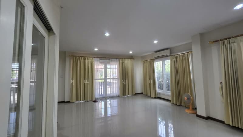 ขายด่วน เจ้าของขายเอง ขายบ้านเดี่ยว 2 ชั้น พร้อมที่ดินเปล่ามีโฉนด รวมพื้นที่ 120 ตร.วา (บ้านหลังมุม), Pathum Thani, Rangsit, Thanyaburi, Pathum Thani, 5 Bedrooms, 258 sqm, Single Detached House For Sale, by คุณ วิญากร, 500303501 - DDproperty.com