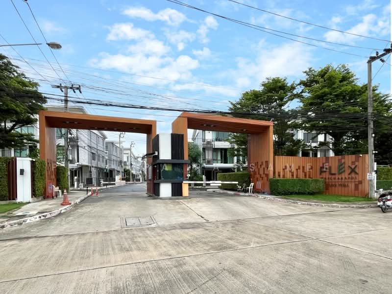 PLEX Watcharapol, Bangkok, 119 Soi Ruammit Phatthana, Tha Rang, Bang Khen, Bangkok, 3 Bedrooms, 190 sqm, Townhouse For Sale, by Punpapa Rassamee, 500303509 - DDproperty.com