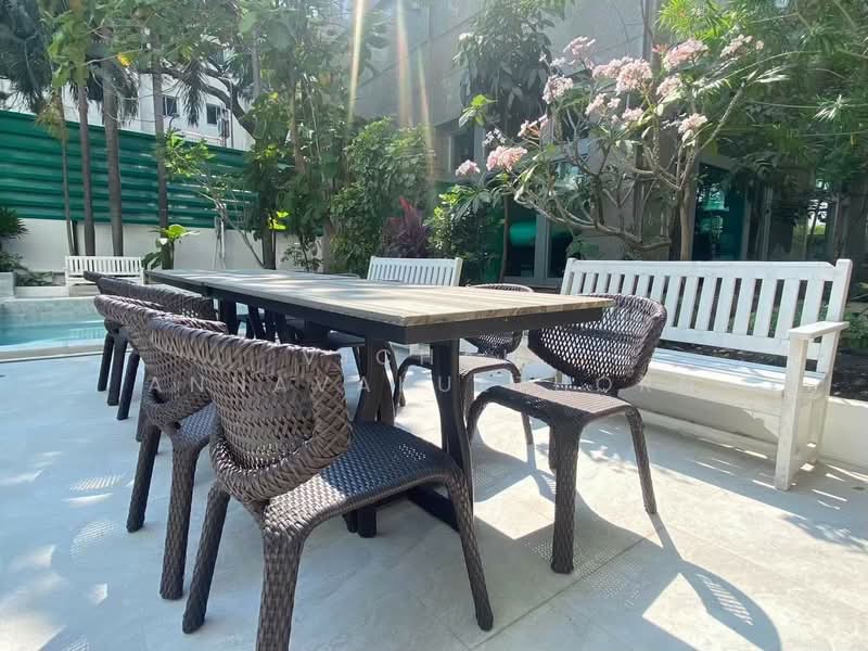 Royal Residence Park, Bangkok, 99 Royal Resident Park Lumphini, Lumphini, Pathum Wan, Bangkok, 3 Bedrooms, 220 sqm, Apartment For Rent, by Vichai  Annavakulthorn, 500303532 - DDproperty.com