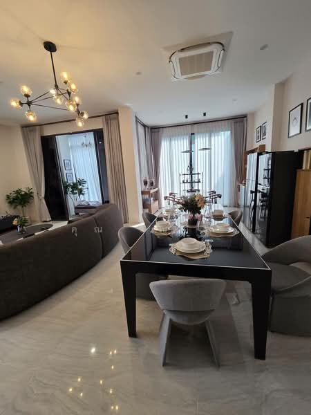 The Honor Yothinpattana, Bangkok, 3 Thanon Pho Kaeo, Khlong Chan, Bang Kapi, Bangkok, 5 Bedrooms, 460 sqm, Single Detached House For Sale, by คุณ วิญากร, 500303544 - DDproperty.com