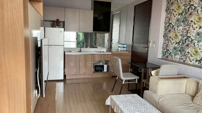 Rhythm Sathorn, Bangkok, 141 Soi Sathorn 21, Yan Nawa, Sathon, Bangkok, 1 Bedroom, 38 sqm, Condo For Rent, by Vichai Annavakulthorn, 500303609 - DDproperty.com