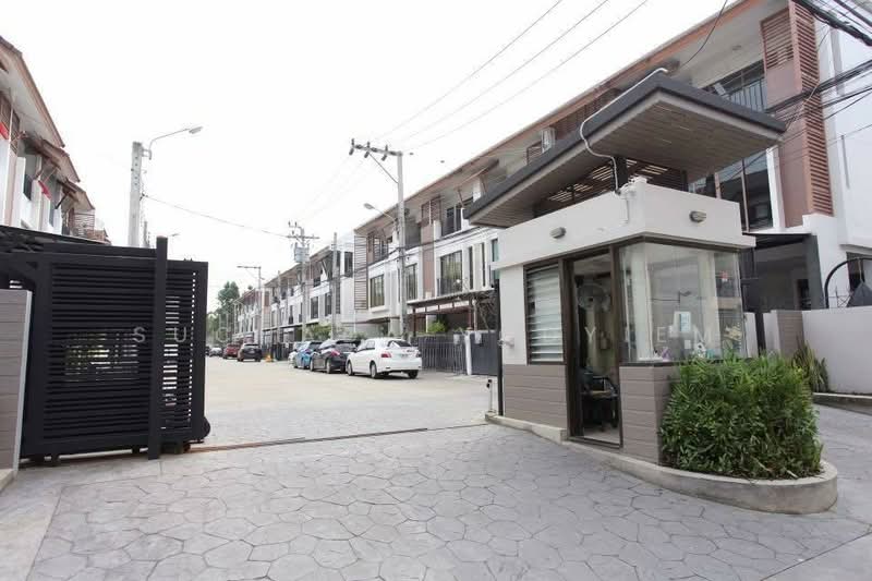 undefined, Bangkok, Bang Chak, Phra Khanong, Bangkok, 3 Bedrooms, 92 sqm, Townhouse For Sale, by Suchada Yodyiem, 500303653 - DDproperty.com