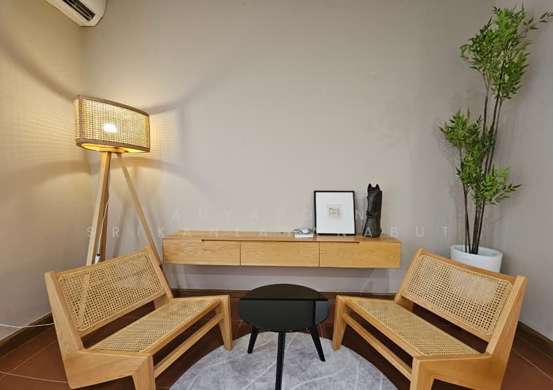 For Rent - Plume Watcharaphon-Ekkamai, Bangkok