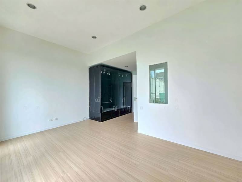 Baan Klang Muang Rama 9 (Motorway), Bangkok, New Bangkok-Chonburi Road, Suan Luang, Bangkok, 3 Bedrooms, 149 sqm, Townhouse For Sale, by คุณ ณัจภสิญาค์ ศุภควัษฐ์กาญกุล (ณิชชา), 500303720 - DDproperty.com