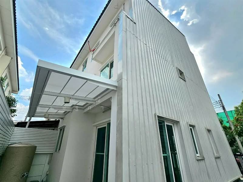 Baan Klang Muang Rama 9 (Motorway) : บ้านกลางเมือง พระราม 9 (มอเตอร์เวย์), กรุงเทพ, ถนนกรุงเทพ-ชลบุรี สายใหม่, สวนหลวง, กรุงเทพ, 149 ตร.ม., ทาวน์เฮ้าส์ ขาย, โดย คุณ ณัจภสิญาค์ ศุภควัษฐ์กาญกุล (ณิชชา), 500303720 - DDproperty.com
