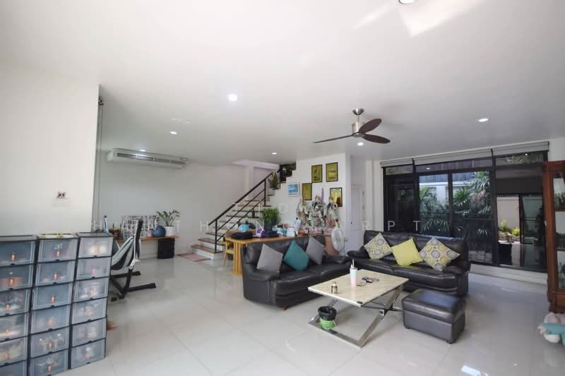 ให้เช่า โฮมออฟฟิศ ลาดพร้าว 101 ซอย 42 มีโซล่าเซลล์ cctv ใกล้รถไฟฟ้า ใกล้ทางด่วน, กรุงเทพ, คลองจั่น, บางกะปิ, กรุงเทพ, 540 ตร.ม., สำนักงาน ให้เช่า, โดย Tida phanthonglarptawee, 500303733 - DDproperty.com