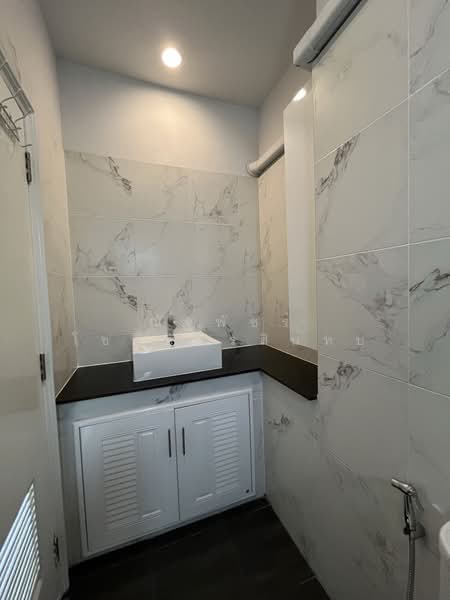 Lumpini Place Water Cliff, Bangkok, Soi Sathu Pradit 19 Yeak 10, Chong Nonsi, Yan Nawa, Bangkok, 1 Bedroom, 312 sqm, Condo For Rent, by ณัฐพัชร์ โชติอัครสินทบ, 500303740 - DDproperty.com
