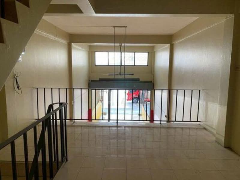 อาคารพาณิชย์ 4.5 ชั้น ทำเลราษฎร์บูรณะ ราคาดี น่าลงทุน, Bangkok, Rat Burana, Bangkok, , 60 sqm, Shophouse For Sale, by เรียลตี้ วัน, 500303751 - DDproperty.com