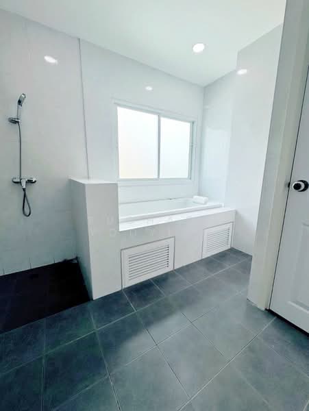 3-BR Townhouse, Bangkok, Bangko, Chom Thong, Bangkok, 3 Bedrooms, 185 sqm, Townhouse For Sale, by Suchada Yodyiem, 500303759 - DDproperty.com
