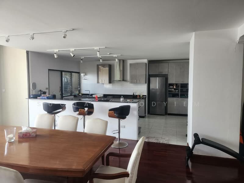 D.S. Tower 1 Sukhumvit 33, Bangkok, Soi Phrom Chit, Khlong Tan Nua, Watthana, Bangkok, 3 Bedrooms, 249 sqm, Condo For Sale, by Suchada Yodyiem, 500303903 - DDproperty.com