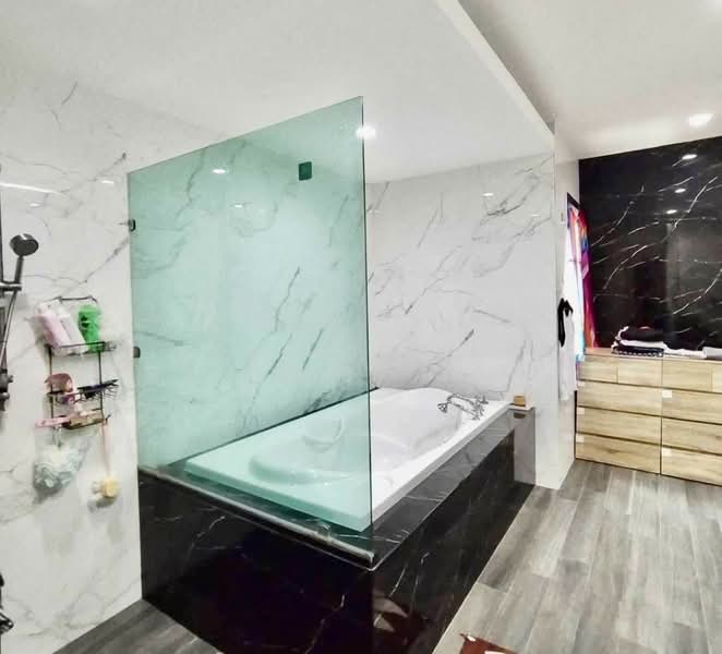 The Park at Fashion, Bangkok, Ratchada-Ramintra Road, Khan Na Yao, Khan Na Yao, Bangkok, 4 Bedrooms, 320 sqm, Townhouse For Sale, by ERA Holding (Thailand) Co., Ltd., 500303996 - DDproperty.com