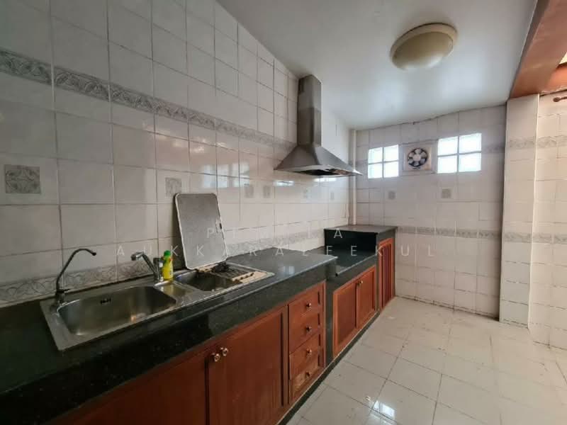 ทาวน์เฮ้าส์ 3-ห้องนอน, กรุงเทพ, อรุณอมรินทร์, บางกอกน้อย, กรุงเทพ, 280 ตร.ม., ทาวน์เฮ้าส์ ขาย, โดย Pemika Aukkaraleekul, 500304018 - DDproperty.com
