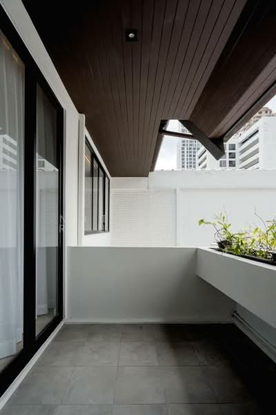 3-BR Townhouse, Bangkok, Khlong Tan Nua, Watthana, Bangkok, 3 Bedrooms, 300 sqm, Townhouse For Sale, by Nattapat Reunyota, 500304042 - DDproperty.com