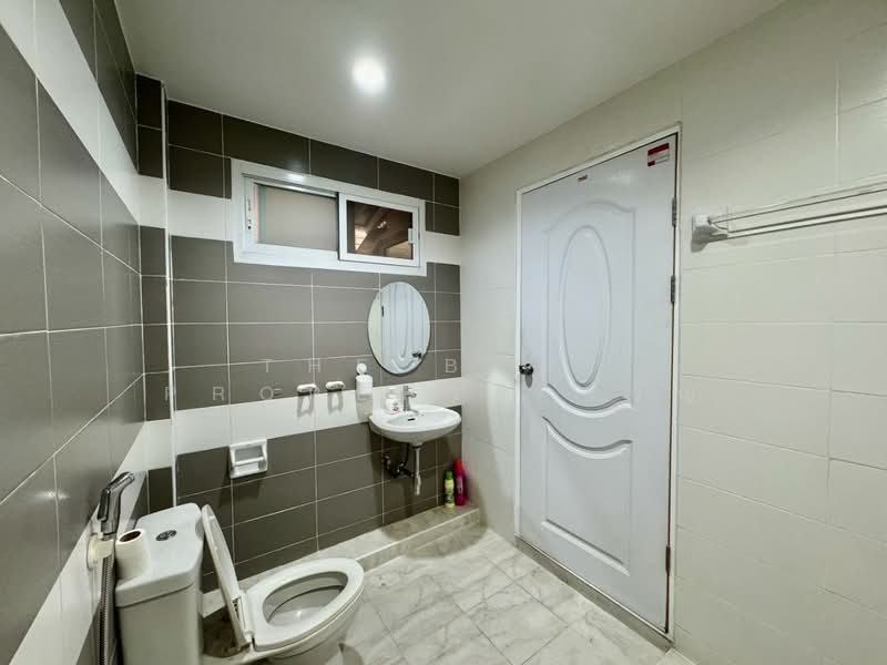 หมู่บ้านธัญญวิลเลจ ด่านสำโรง 54 สมุทรปราการ, Samut Prakan, Samrong Nua, Muang Samut Prakarn, Samut Prakan, 2 Bedrooms, 120 sqm, Townhouse For Sale, by The Best Property ขวัญ, 500304105 - DDproperty.com