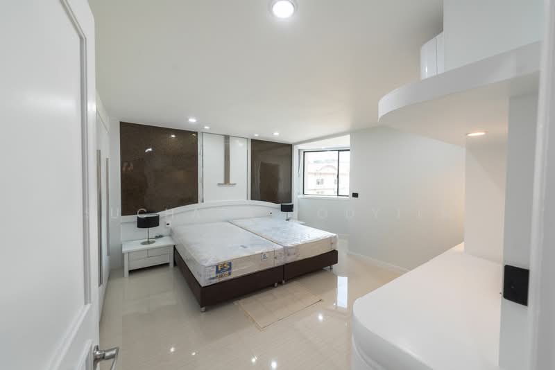 President Park Sukhumvit 24, Bangkok, 99 Sukhumvit 24 Alley, Khlongtoei Nua, Watthana, Bangkok, 3 Bedrooms, 240 sqm, Condo For Sale, by Suchada Yodyiem, 500304174 - DDproperty.com