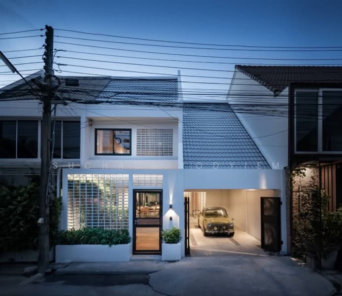 ทาวน์เฮ้าส์ 3-ห้องนอน, กรุงเทพ, คลองตันเหนือ, วัฒนา, กรุงเทพ, 250 ตร.ม., ทาวน์เฮ้าส์ ขาย, โดย Suchada Yodyiem, 500304195 - DDproperty.com
