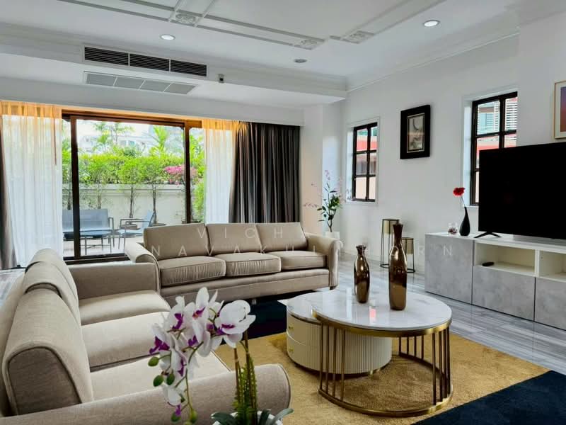 Charan Tower Residences by Aspira, Bangkok, 19 Soi Sukhumvit 43, Khlong Tan Nua, Watthana, Bangkok, 4 Bedrooms, 680 sqm, Apartment For Rent, by Vichai Annavakulthorn, 500304235 - DDproperty.com