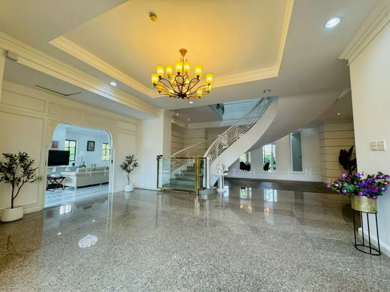 Charan Tower Residences by Aspira, Bangkok, 19 Soi Sukhumvit 43, Khlong Tan Nua, Watthana, Bangkok, 4 Bedrooms, 680 sqm, Apartment For Rent, by Vichai Annavakulthorn, 500304235 - DDproperty.com