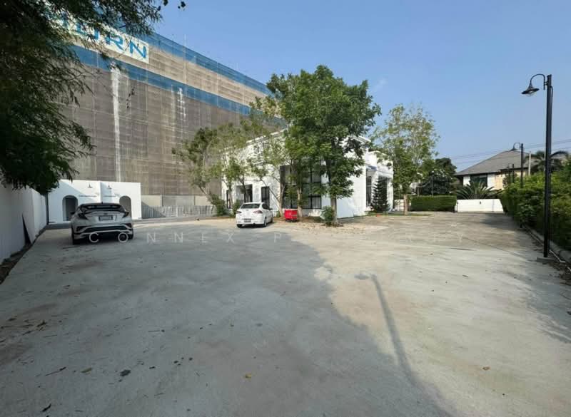 ขาย ที่ดินพร้อมอาคาร ย่านแบริ่ง เพียง 3 นาที ถึงสถานีรถไฟฟ้า สถานี, กรุงเทพ, แบริ่ง 5, บางนาใต้, บางนา, กรุงเทพ, 250 ตร.ม., บ้านเดี่ยว ขาย, โดย Connex Property, 500304295 - DDproperty.com