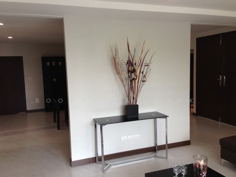 Vanida Apartment Ekkamai, Bangkok, Khlong Tan Nua, Watthana, Bangkok, 3 Bedrooms, 250 sqm, Apartment For Rent, by Boonraksa Sopak, 500304317 - DDproperty.com