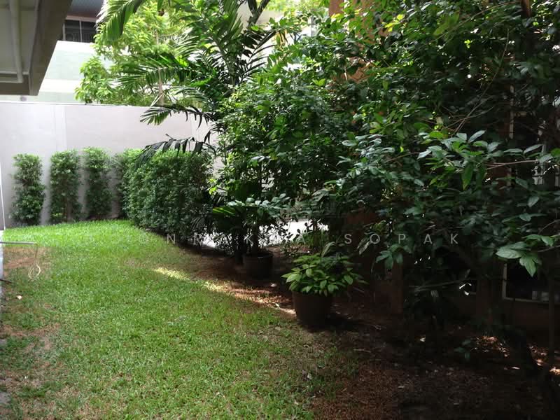 Vanida Apartment Ekkamai, Bangkok, Khlong Tan Nua, Watthana, Bangkok, 3 Bedrooms, 250 sqm, Apartment For Rent, by Boonraksa Sopak, 500304317 - DDproperty.com