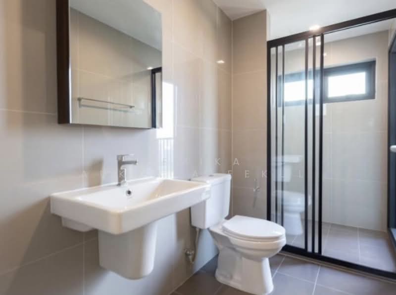 The Base Phetchaburi-Thonglor, Bangkok, Phetchaburi Rd, Bang Kapi, Huai Khwang, Bangkok, 2 Bedrooms, 61 sqm, Condo For Sale, by Pemika Aukkaraleekul, 500304324 - DDproperty.com