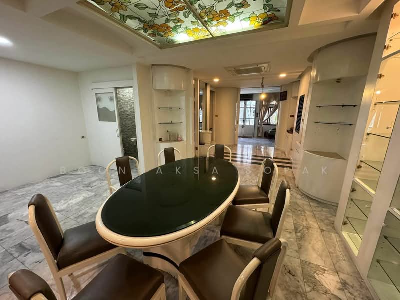 Moo Baan Chicha Castle, Bangkok, Sukhumvit 31, Khlongtoei Nua, Watthana, Bangkok, 3 Bedrooms, 350 sqm, Townhouse For Rent, by Boonraksa Sopak, 500304366 - DDproperty.com