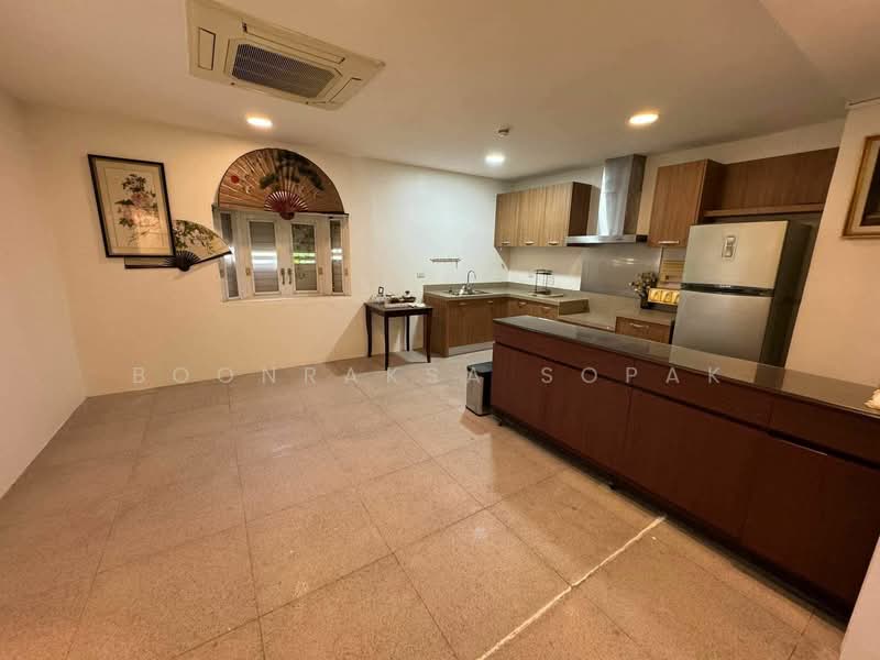 Moo Baan Chicha Castle, Bangkok, Sukhumvit 31, Khlongtoei Nua, Watthana, Bangkok, 3 Bedrooms, 350 sqm, Townhouse For Rent, by Boonraksa Sopak, 500304366 - DDproperty.com